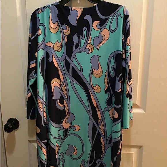 Dress - Picture 4 of 9